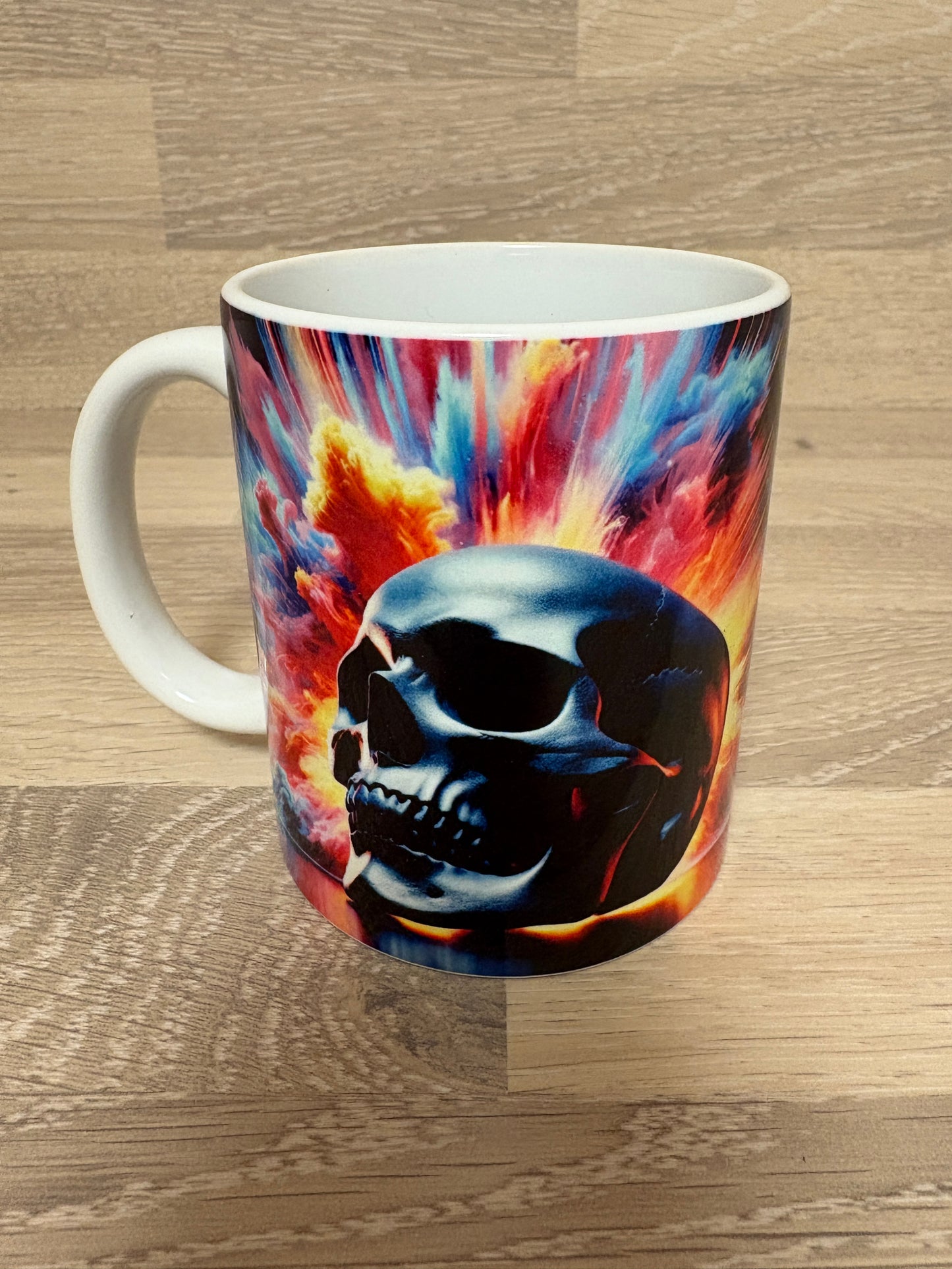 Kaffee-/Teetasse Totenkopf bunter Hintergrund Artikeln. 1004