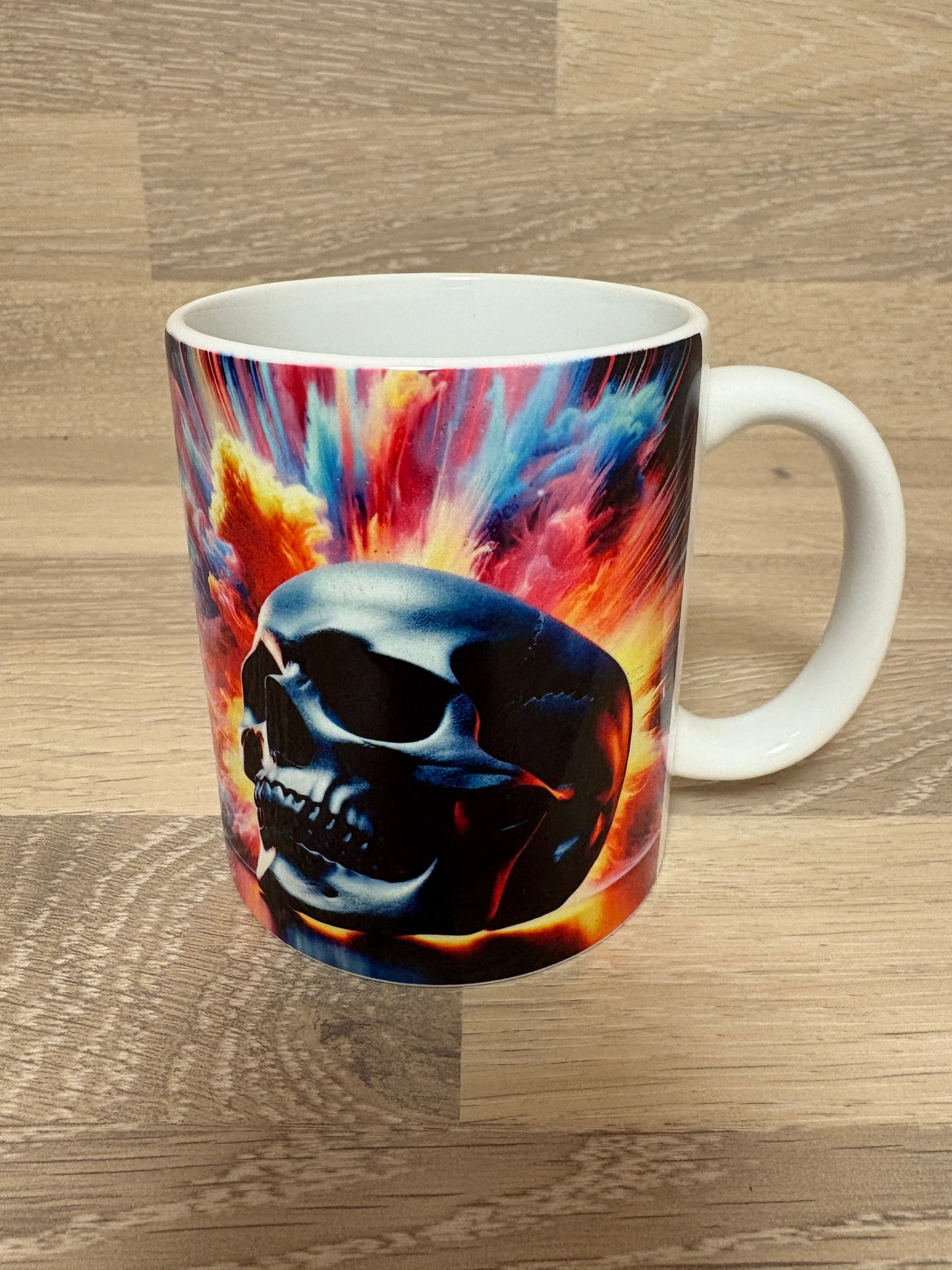Kaffee-/Teetasse Totenkopf bunter Hintergrund Artikeln. 1004