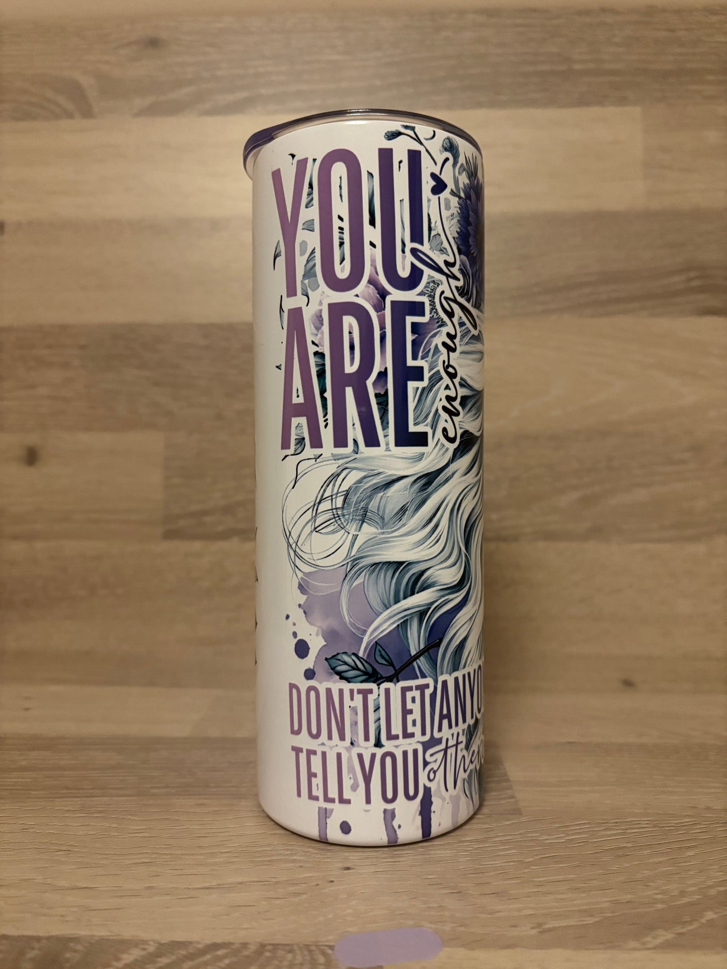 Tumbler/Edelstahlthermobecher Frau mit Löwe Artikeln. 2001