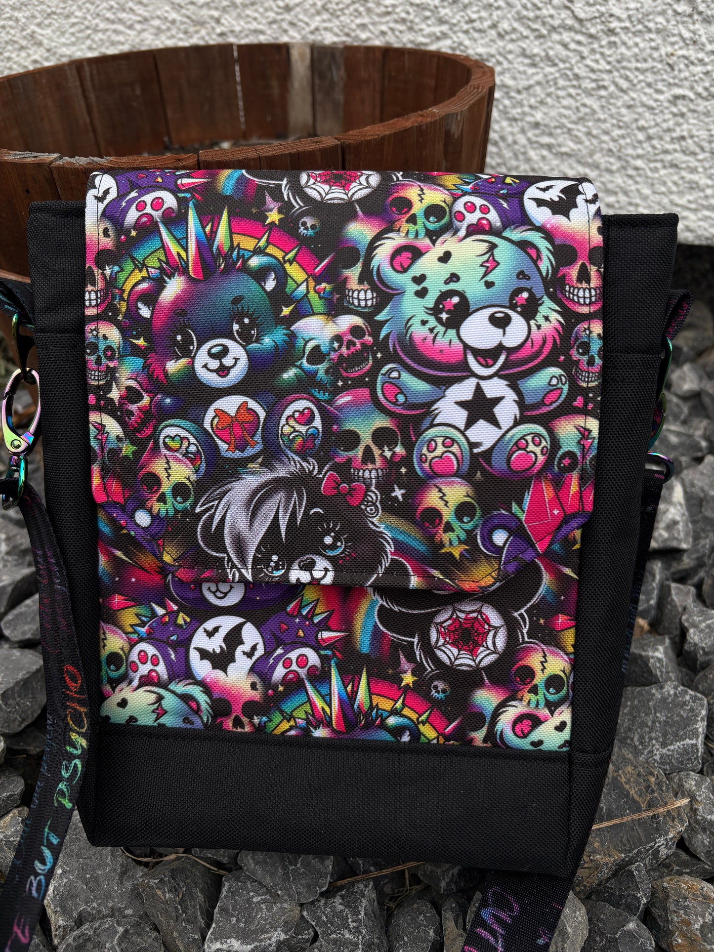 Kleine Umhängetasche Punkteddy - bunt, crazy & absolut alltagstauglich