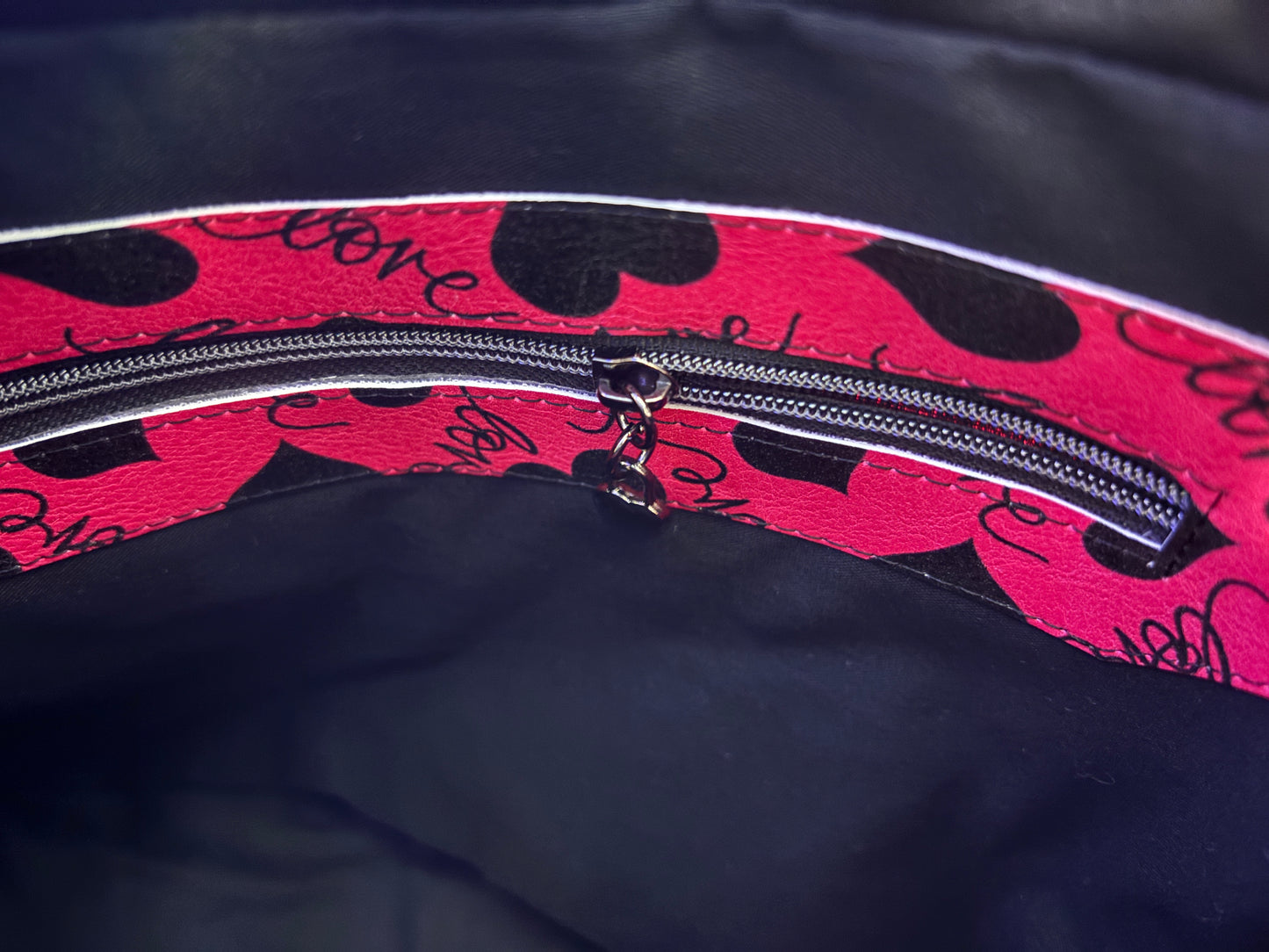 Handtasche / Schultertasche mit Stickerei Herzen **Unikat**