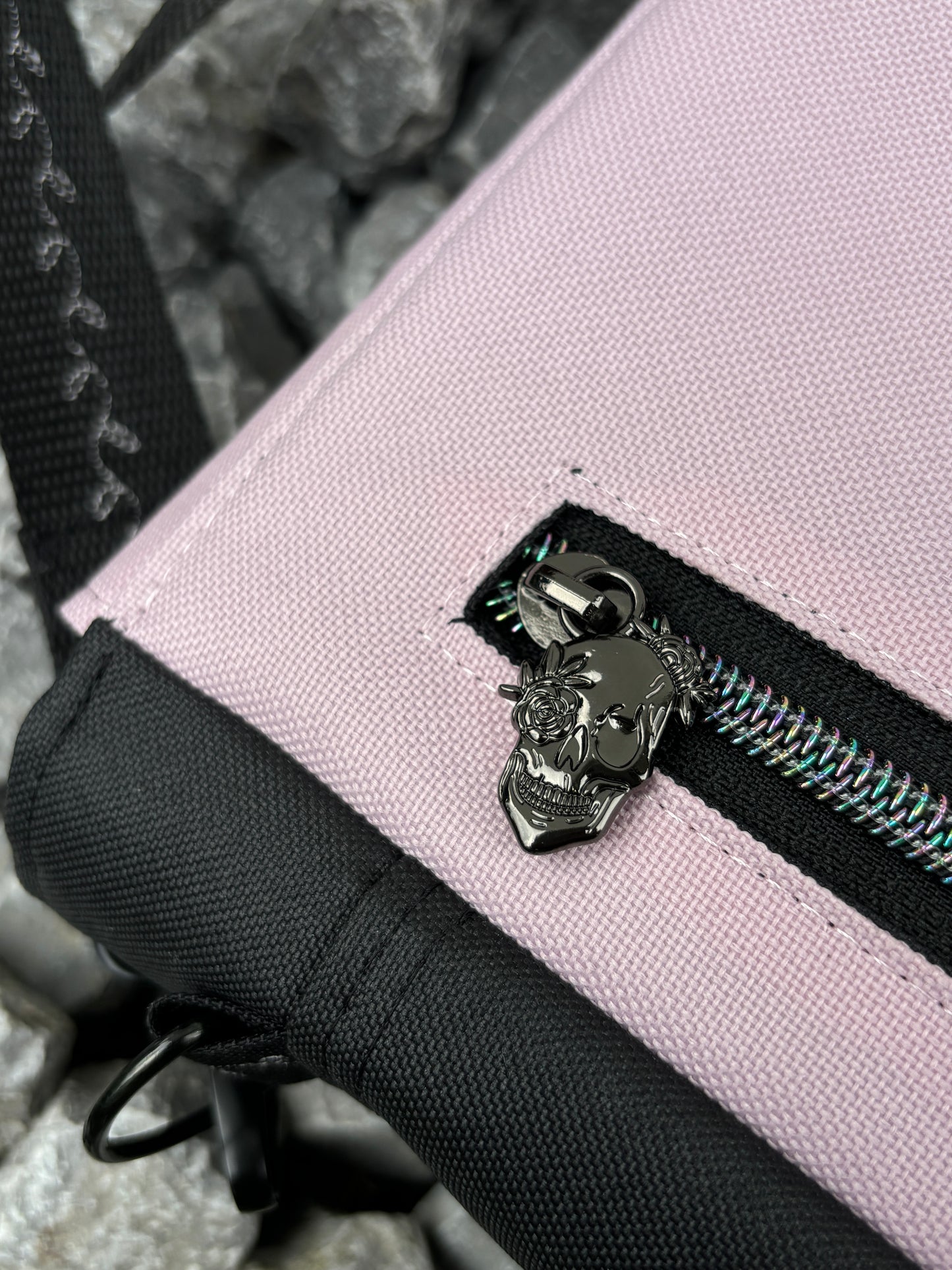Handytasche/ kleine Umhängetasche schwarz/rosa mit Bügelbild