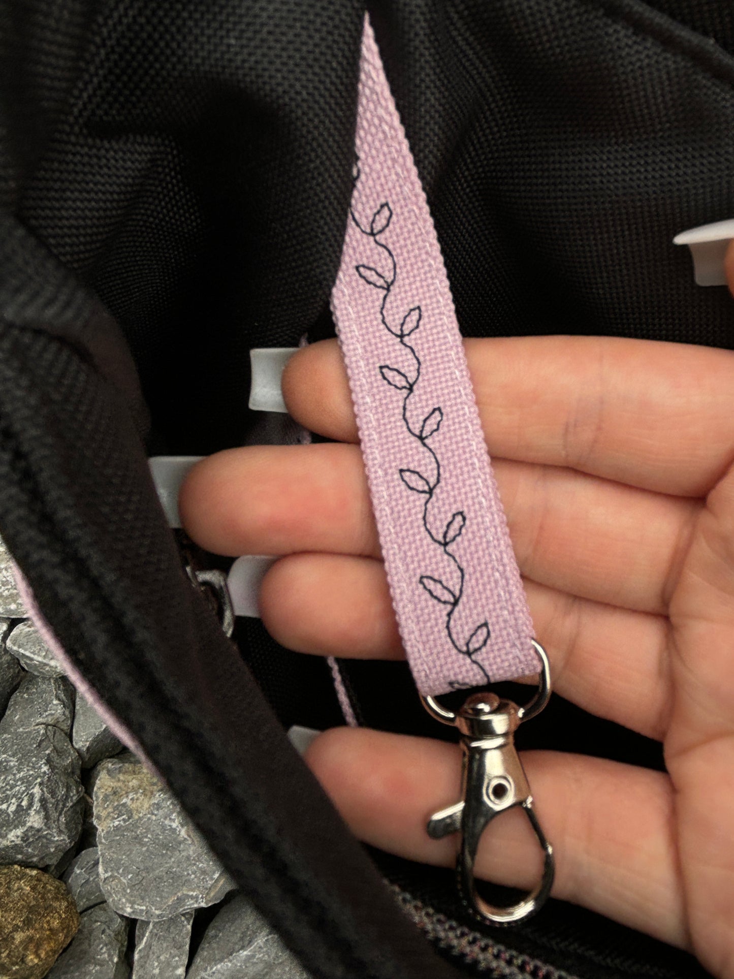 Handytasche/ kleine Umhängetasche schwarz/rosa mit Bügelbild