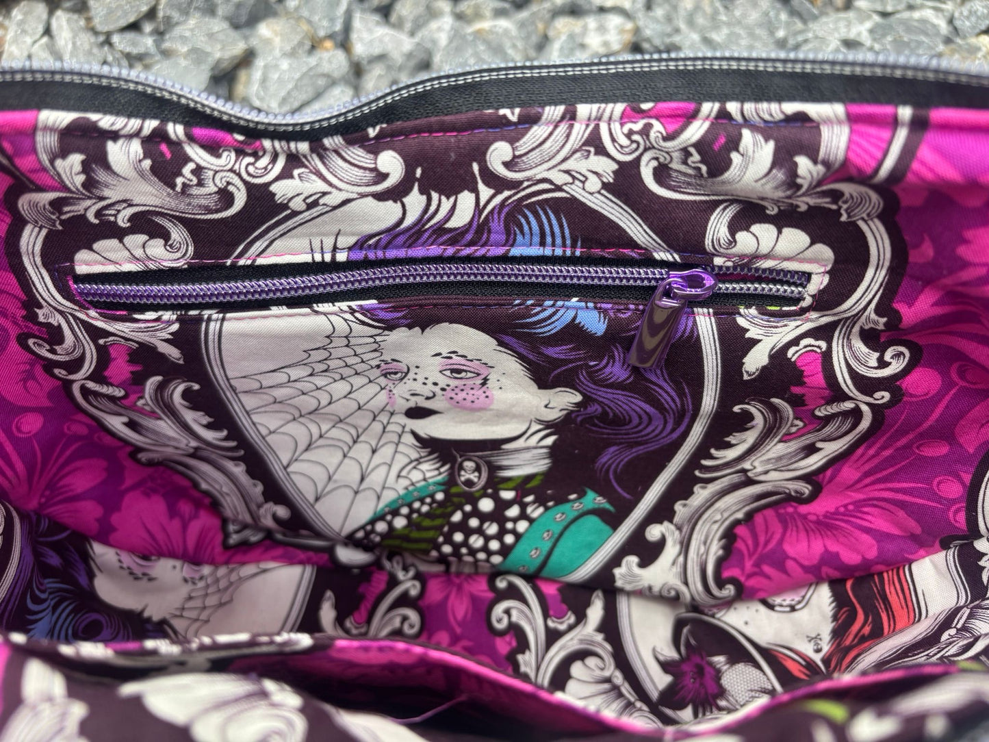 Crossbody Bananentasche lila / Breitcord / Umhängetasche / Damentasche / Halbmondtasche