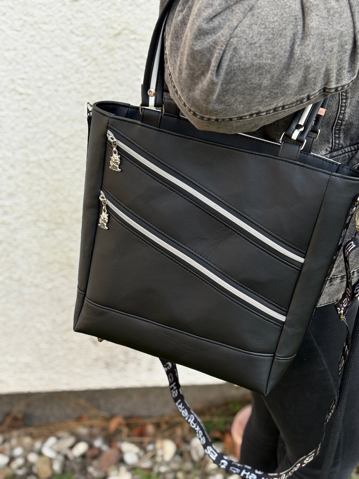 🖤 Handmade Design-Tasche mit Schultergurt & Henkeln