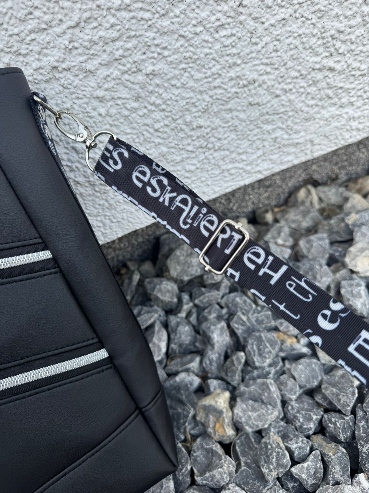 🖤 Handmade Design-Tasche mit Schultergurt & Henkeln