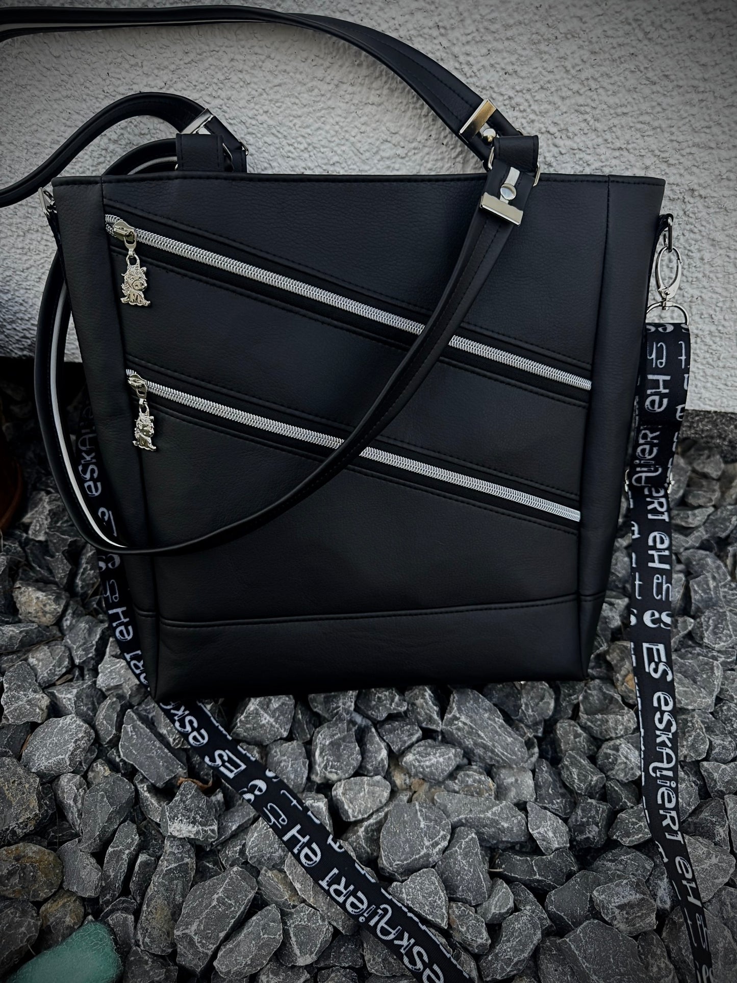 🖤 Handmade Design-Tasche mit Schultergurt & Henkeln