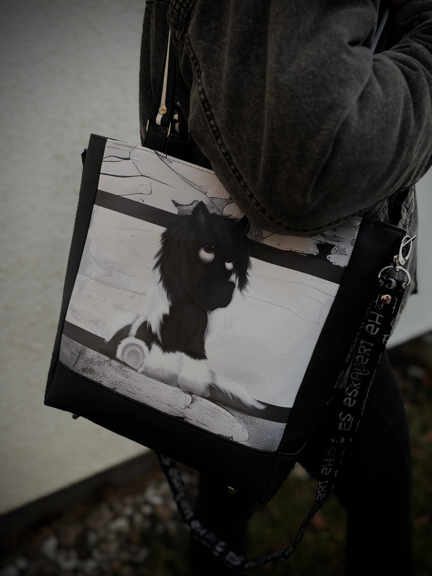 🖤 Handmade Design-Tasche mit Schultergurt & Henkeln