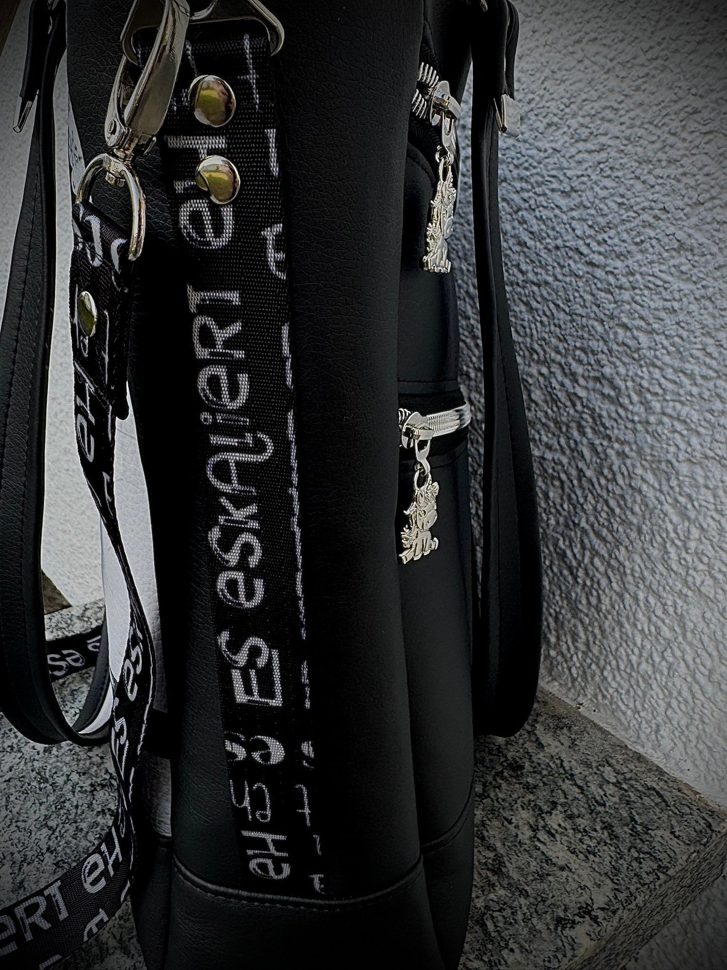 🖤 Handmade Design-Tasche mit Schultergurt & Henkeln