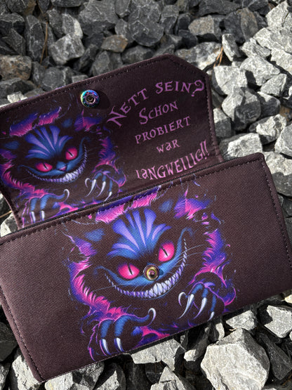 Spacious wallet, big wallet