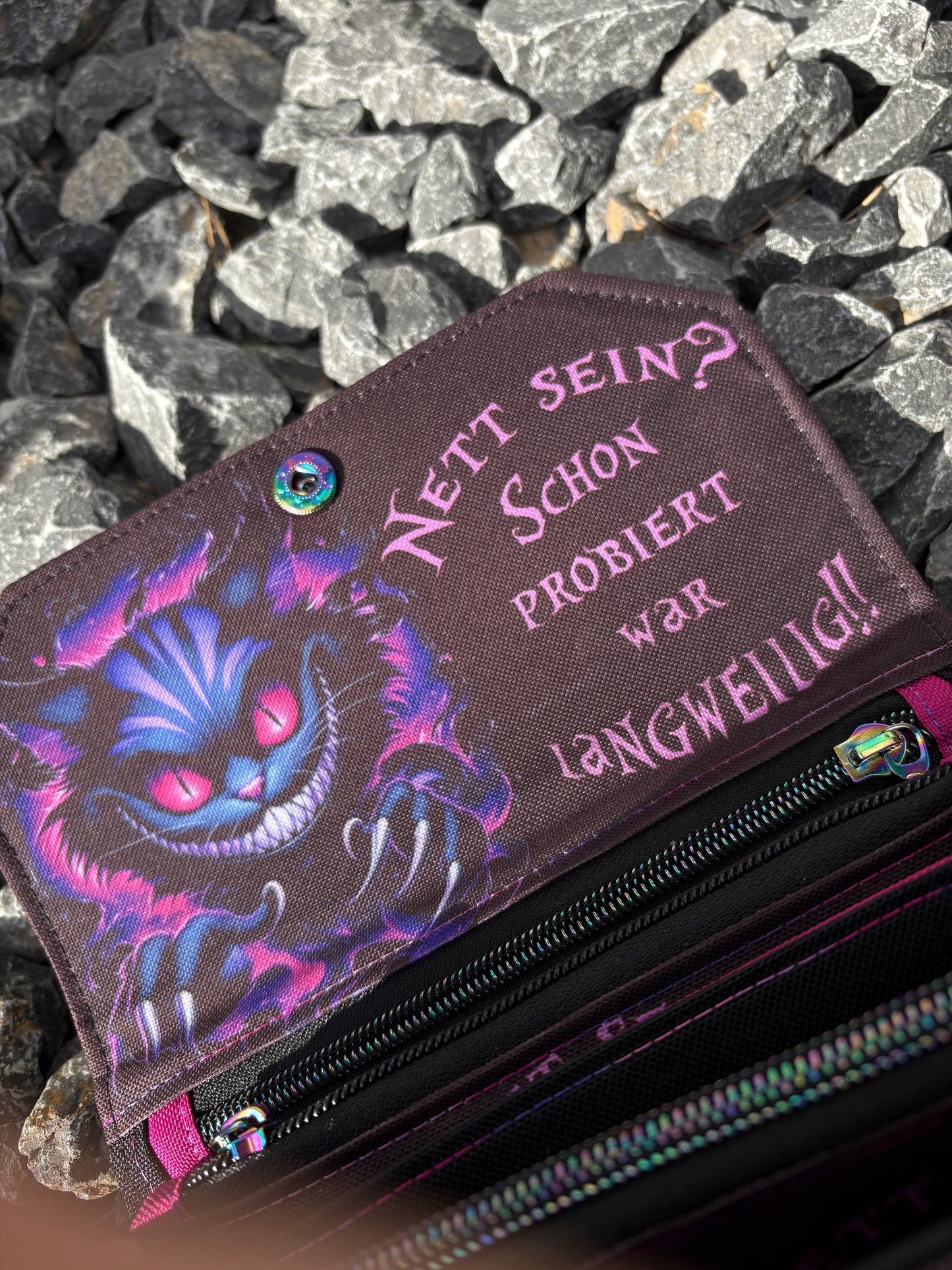 Spacious wallet, big wallet