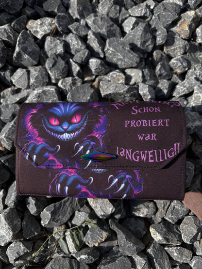 Spacious wallet, big wallet