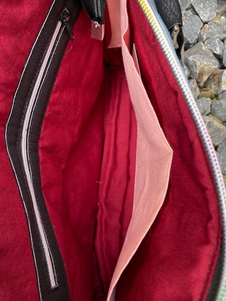 Tablett Case little CeyhlaDie Little Ceyhla - Tablet Case ist die ideale Lösung zum Unterbringen eures Tablets.
Mit einer Höhe von 23 cm, einer Breite von 27 cm und einer Tiefe von 2 cm passtSonstigesMein ShopHenkSewnTablett Case